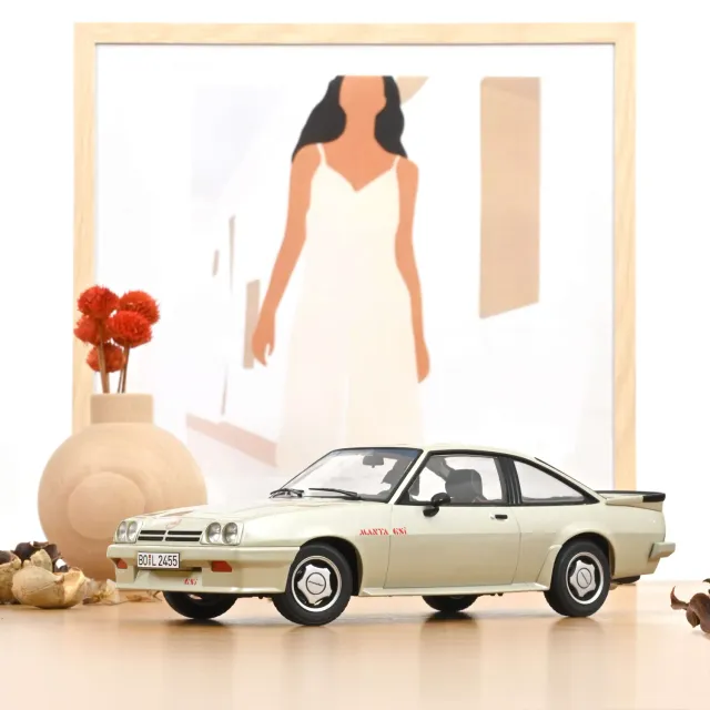 Norev Opel Manta GSi 1987 voiture miniature 1/18 platine