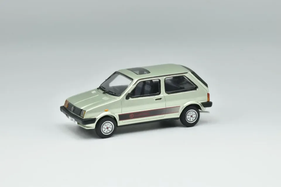 Brooklin Lansdowne MG Metro 1983 miniature vert opalin