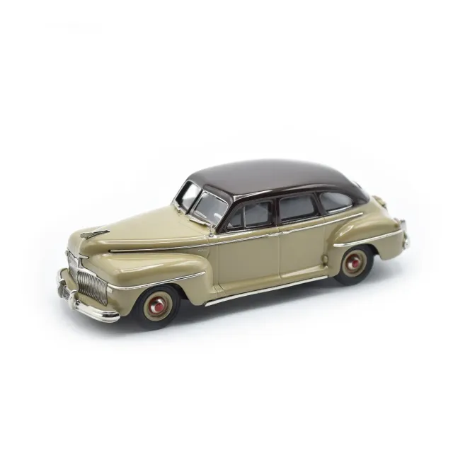 Brooklin NB Center 1942 DeSoto Deluxe miniature berline grise