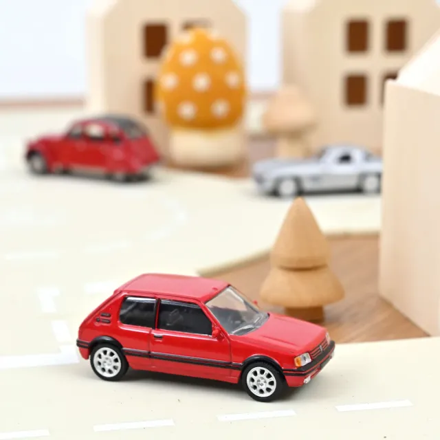 Norev Peugeot 205 GTI voiture miniature 1/54 rouge