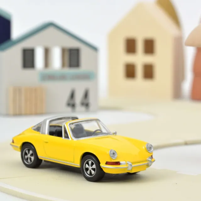 Norev Porsche 911 Targa 1969 Jet-car miniature 1/43 jaune