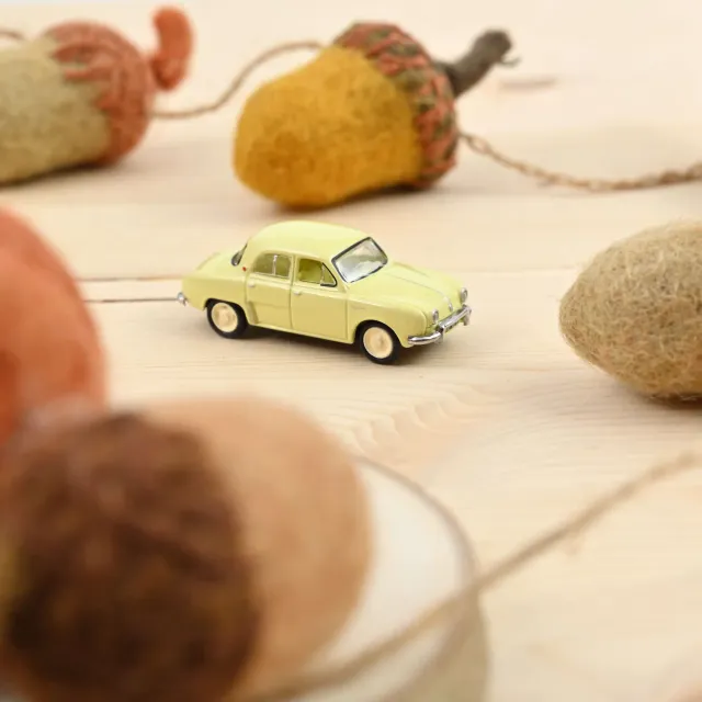 Norev Renault Dauphine 1956 voiture miniature 1/87 Parchemin