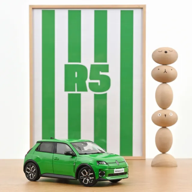 Norev Renault 5 E-Tech 2024 voiture miniature 1/18 vert pop 200 pcs