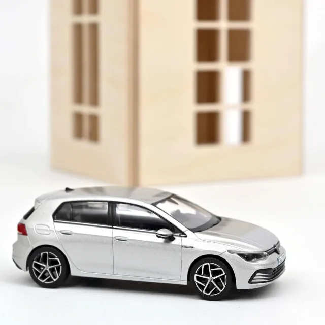 Norev VW Golf 2020 voiture miniature 1/43 argent