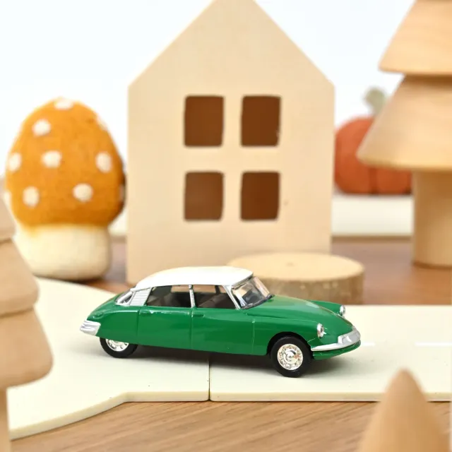 Norev Citroën DS 19 1958 miniature 1/58 vert blanc