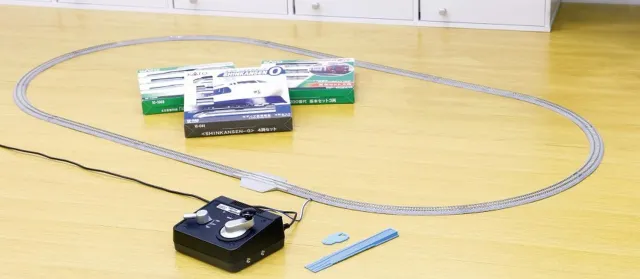 MINIS Gleisoval M1 circuit rails N traverses béton + régulateur