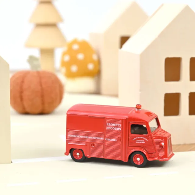 Norev Citroën HY 1969 miniature 1/58 camion pompiers rouge