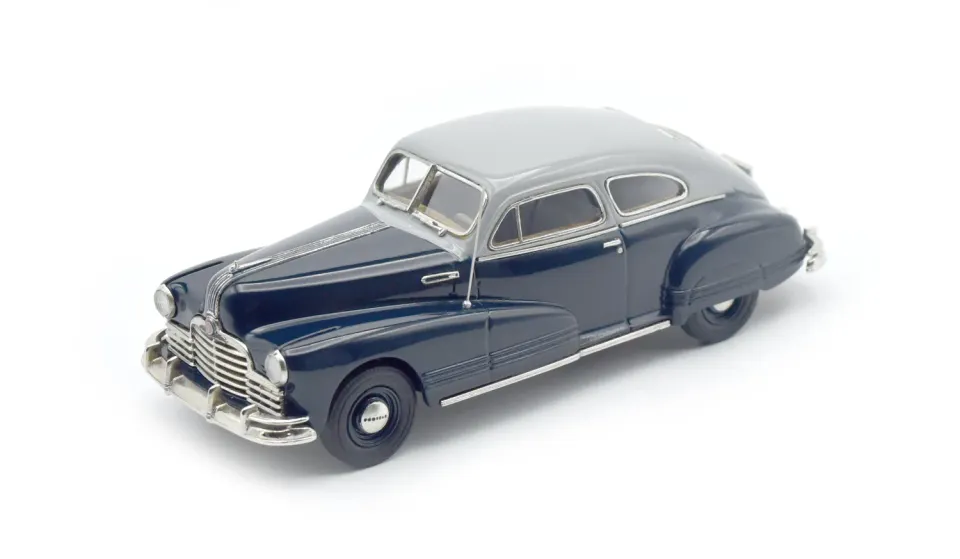 Brooklin Limited Pontiac Torpedo 1946 miniature sedan